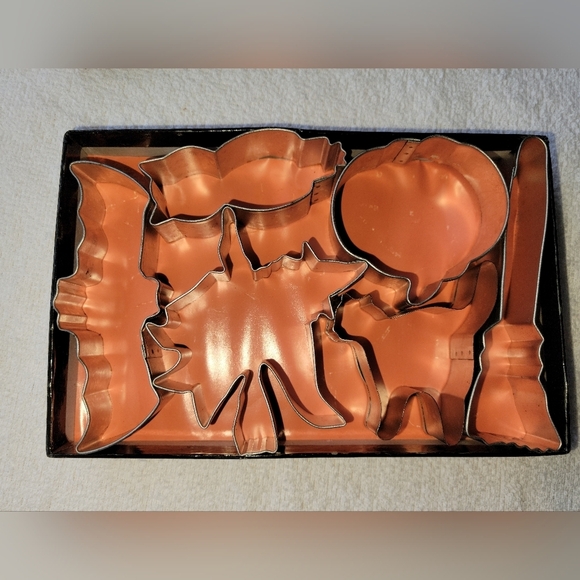 Trick or Treat Halloween Cookie Cutters Vintage - Picture 7 of 9